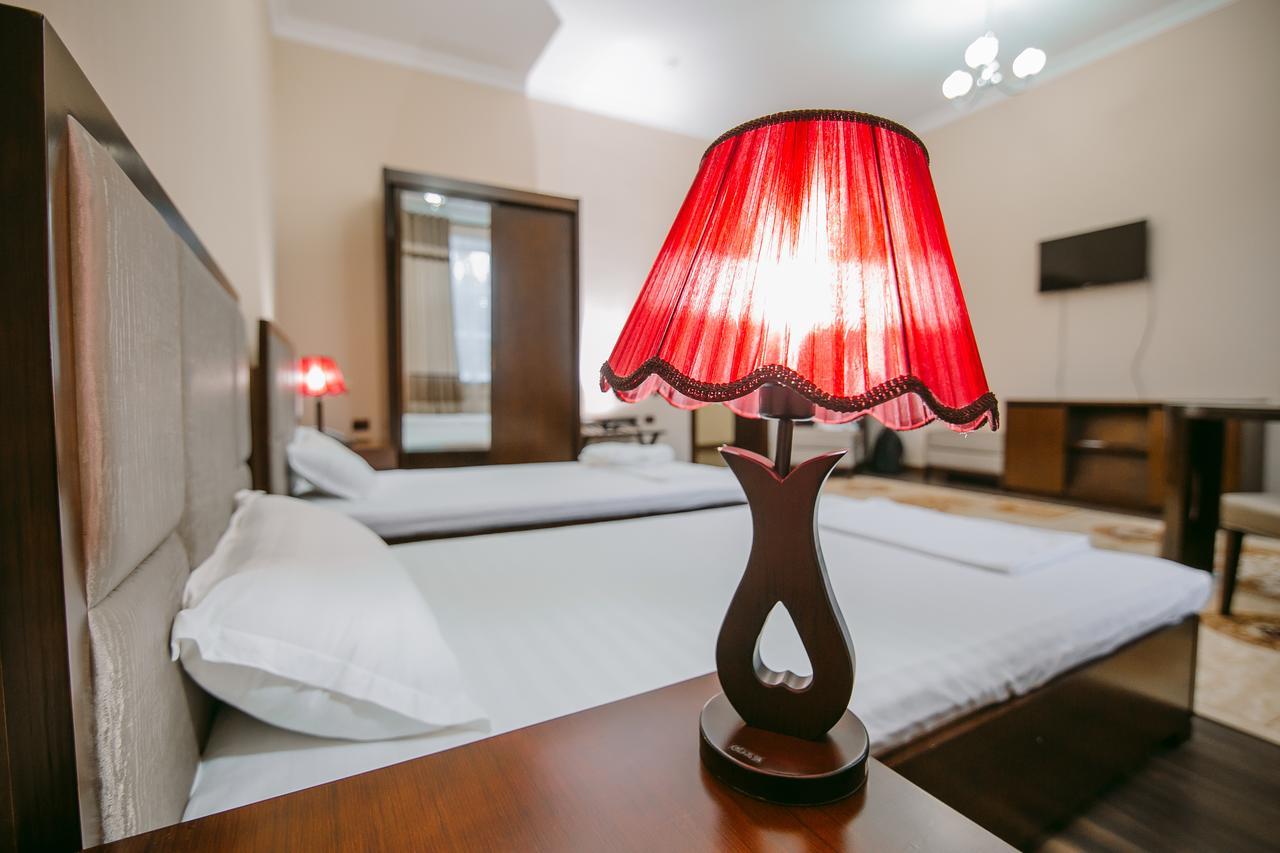 Hotel Inju Тараз Екстериор снимка