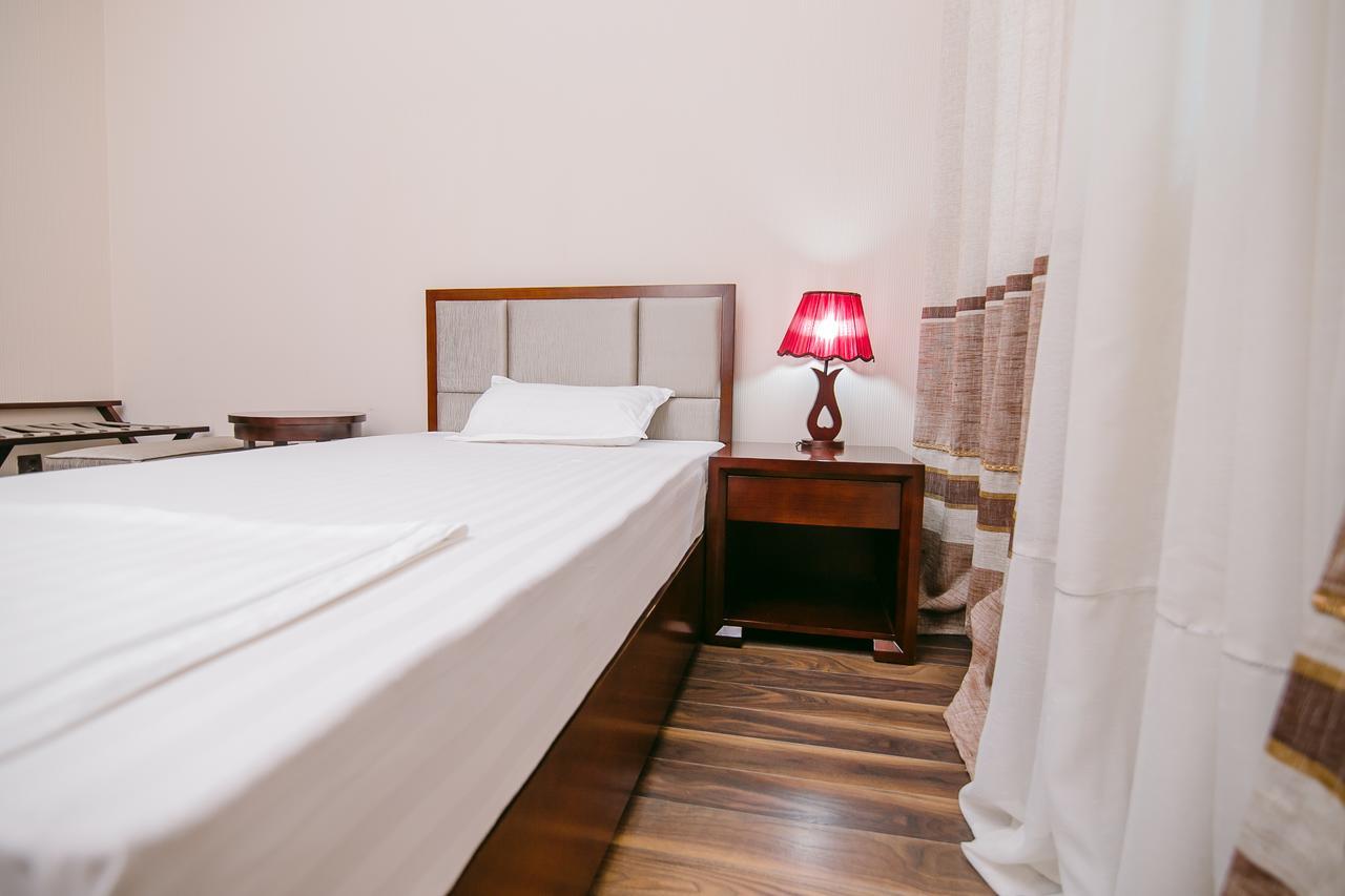 Hotel Inju Тараз Екстериор снимка